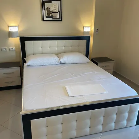 Honey Πανσιόν Σαράντα