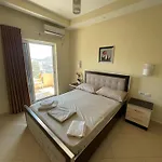 Honey Residence סרנדה