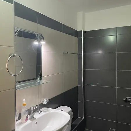 Gasthuis Honey Sarandë