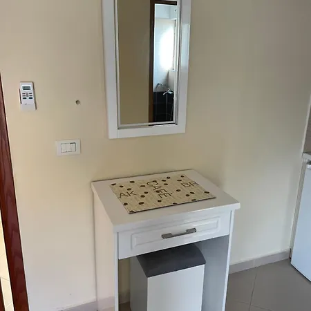 Honey Gasthuis Sarandë