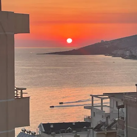 Honey 招待所 Sarandë